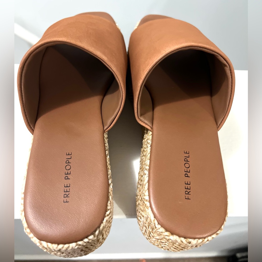 🌻🆕FREE PEOPLE Harbor Raffia Flatform Sandals-Tan Color-Size 8 & 9 - Picture 15 of 17